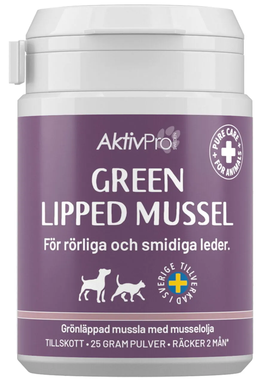 En cylindrisk behållare märkt "AktivPro+" innehåller grönläppt musseltillskott för hundar och katter. Etiketten, främst lila, har ikoner för en hund och katt, och nämner att den stöder ledrörlighet. Den visar också "Pure Care For Animals" och "Sverige Tillverkat", vilket garanterar Petzi-vård av högsta kvalitet.